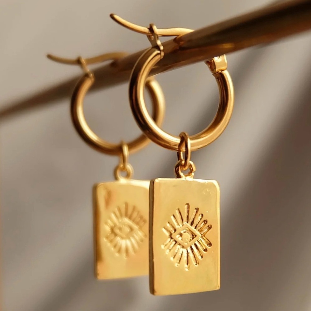Vanessa Mooney hoop charm earrings NWT
